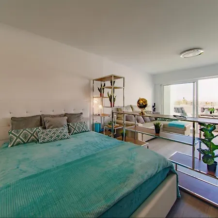 Park Royal 1 Apartment